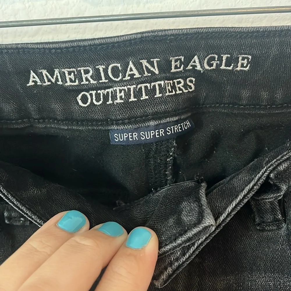 AMERICAN EAGLE Black Distressed Jegging Skinny Ankle Jeans Short Fit - Picture 3 of 5